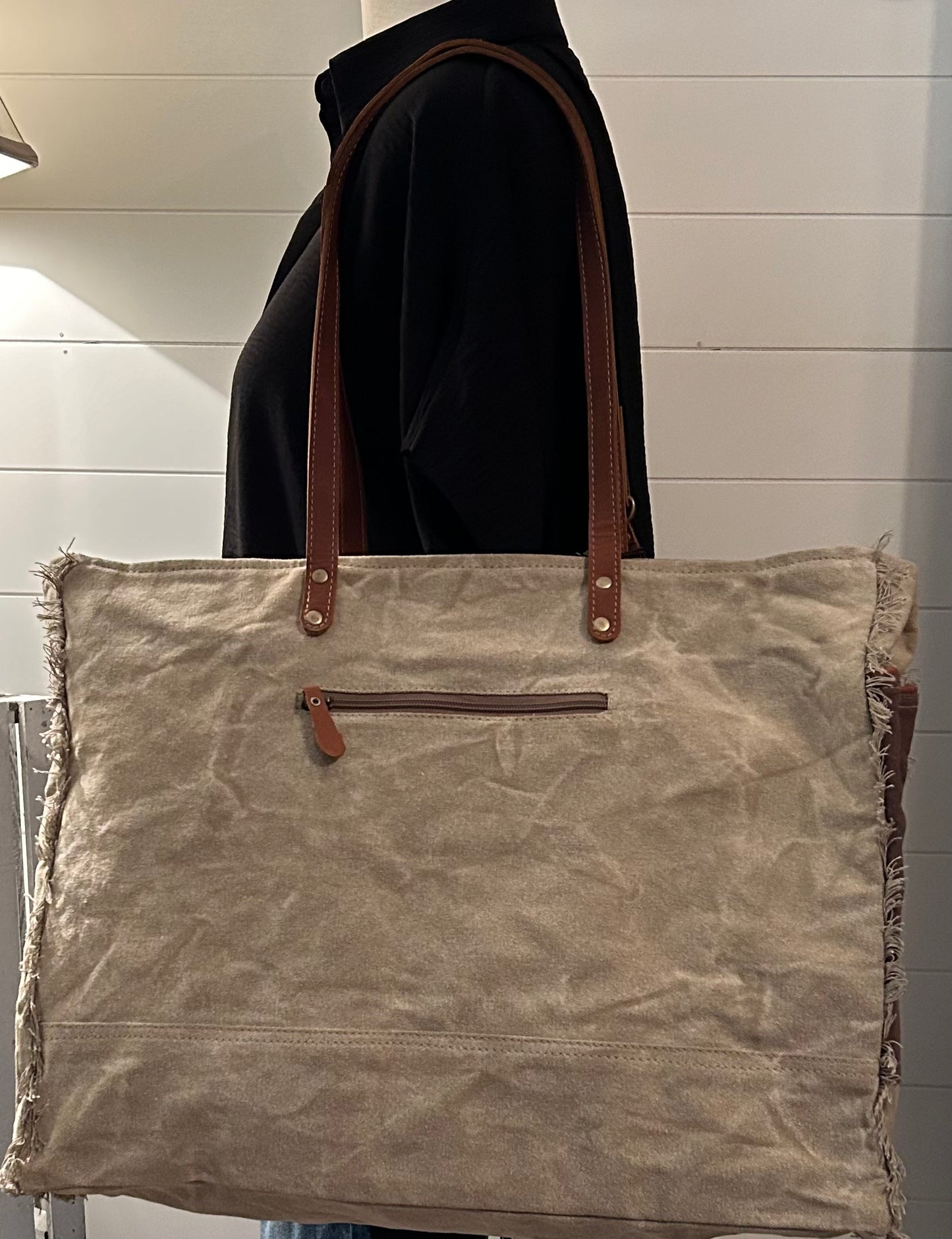 Myra Yesteryear Weekender Bag